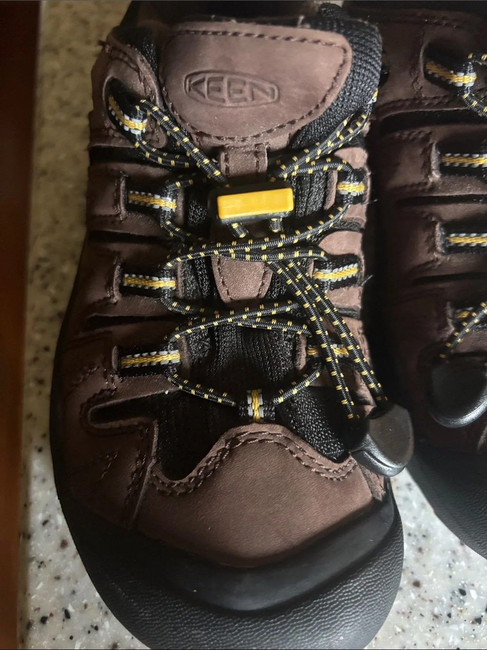 Keen Brown Leather Low-Cut Shoes with Yellow Accents